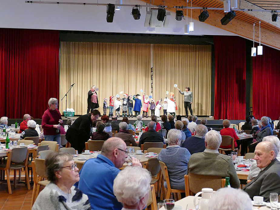 Seniorenadventsfeier im Haus des Gastes (Foto: Karl-Franz Thiede)